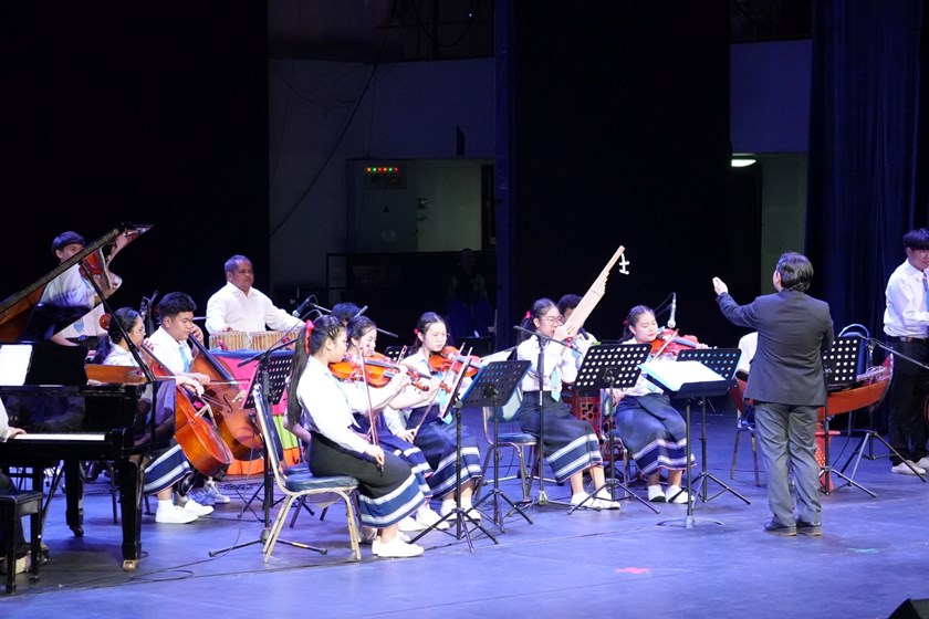 ສິລະປະພື້ນເມືອງ ສ ເກົາຫຼີ ສະແດງຮັບໃຊ້ຊາວ ນວ