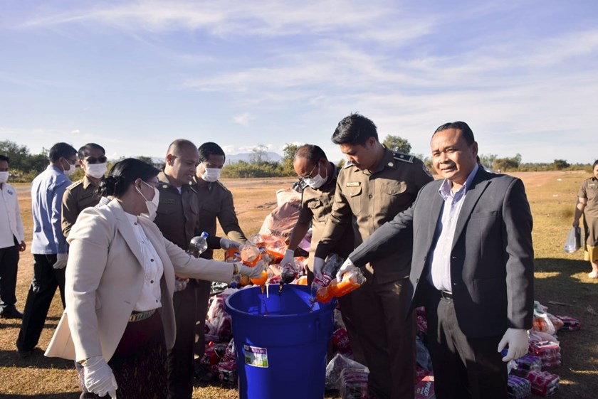 ສາລະວັນ ທໍາລາຍສິນຄ້າໝົດອາຍຸ ແລະ ສິນຄ້າລອກລຽນແບບ