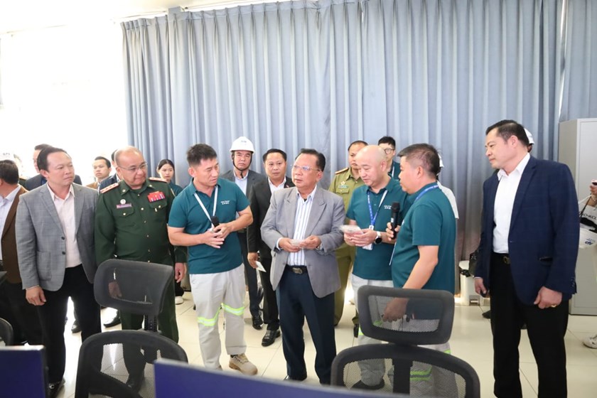 ຮອງນາຍົກລັດຖະມົນຕີ ຢ້ຽມຢາມບໍລິສັດ ຝຸ່ນໂປຕາສ ອາຊີ-ໂປຕາສ ສາກົນ (ລາວ) ຈໍາກັດ