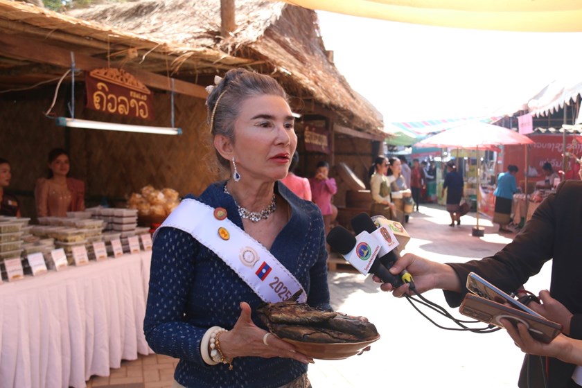 ພາກພູມໃຈ ແນະນໍາໜາບປານ້ອຍໃນງານເທດສະການອາຫານລາວ