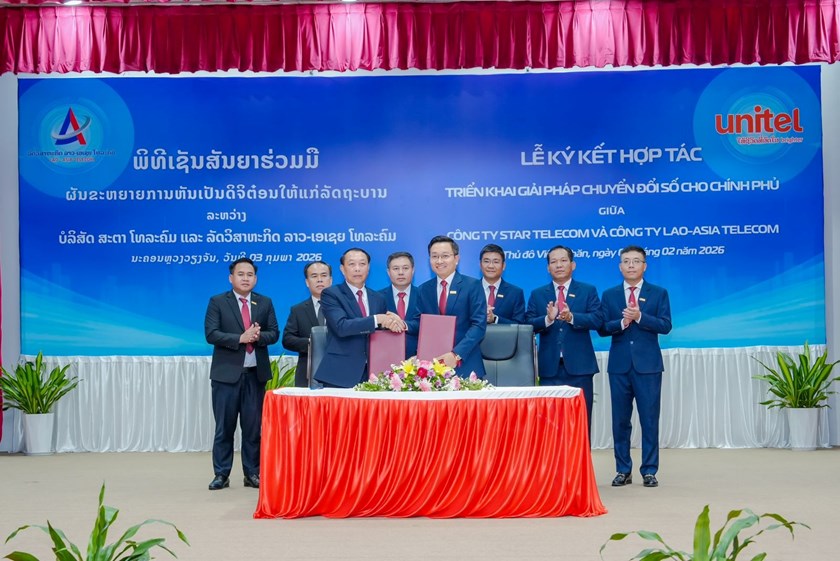 ລົງນາມ ຜັນຂະຫຍາຍການຫັນເປັນດີຈີຕອນ