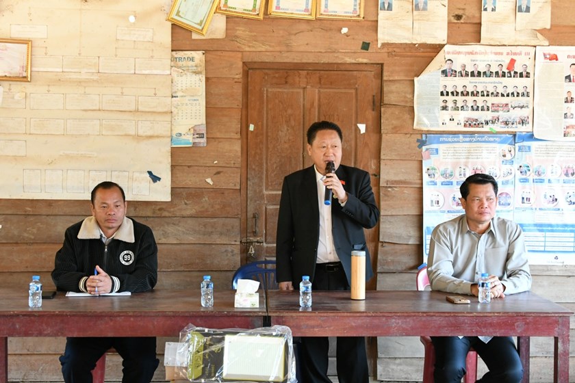 ຮອງຫົວໜ້າ ຄອສພ ພ້ອມການນຳເມືອງໄຊຈຳພອນ ພົບປະຊາຊົນ ບ້ານວັງບານ