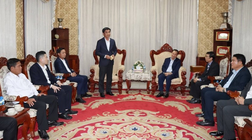 ມອບອຸປະກອນການສຶກສາກວ່າ 760 ລ້ານກີບ ເສີມສ້າງການຮຽນ-ການສອນ ມຊ ກ້າວສູ່ສາກົນ