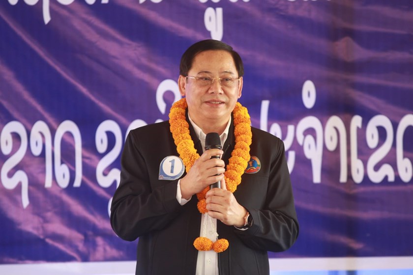 ຜູ້ສະໝັກຮັບເລືອກຕັ້ງ ສສຊ ເຂດເລືອກຕັ້ງທີ 15 ແຂວງຈຳປາສັກ, ພ້ອມຄະນະ ເຄື່ອນໄຫວພົບປະຜູ້ມີສິດເລືອກຕັ້ງຢູ່ນະຄອນປາກເຊ