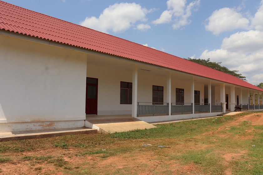 ສະພານັກຮຽນ ໂຮງຮຽນນາໆຊາດອົດສຕາລີມອບຕຽງນອນຄົນເຈັບໃຫ້ເມືອງບໍ່ແຕນ