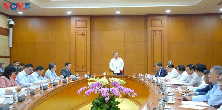 ຫວຽດນາມ ສ້າງ​ໂຄງ​ປະ​ກອບ​ພື້ນ​ຖານ​ເສດ​ຖະ​ກິດຄືນ​ໃໝ່ ແລະ ຍົກ​ສູງ​ທີ່​ຕັ້ງ​ວິ​ສ​າ​ຫະ​ກິດ