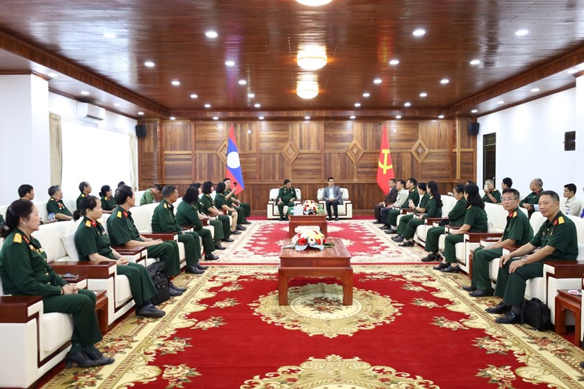 ເລຂາພັກແຂວງຄໍາມ່ວນ ຕ້ອນຮັບຄະນະປະສານງານທະຫານອາສາສະໝັກ ຫວຽດນາມ-ລາວ