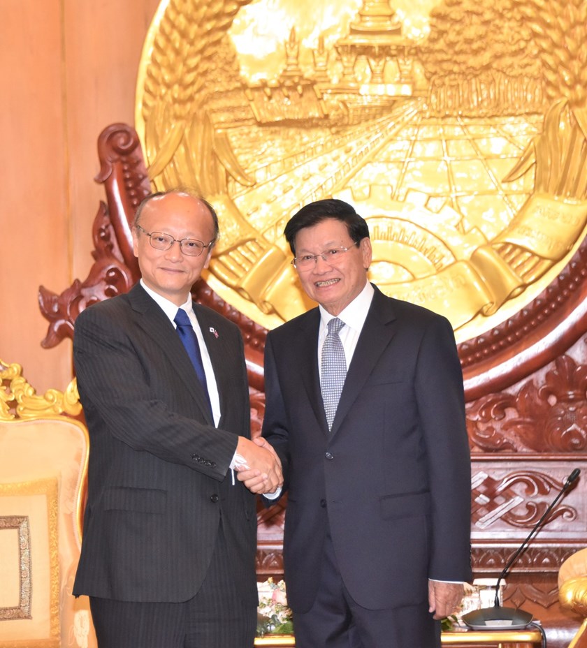 ປະທານປະເທດ ຕ້ອນຮັບ ປະທານທະນາຄານ ພັດທະນາອາຊີ ເຂົ້າຢ້ຽມຂໍ່ານັບ