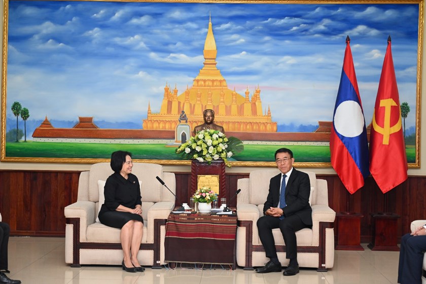 ຫົວໜ້າ ຄຕພ ຕ້ອນຮັບທູດໄທ ແລະ ທູດອິນເດຍ ເຂົ້າອວຍພອນ