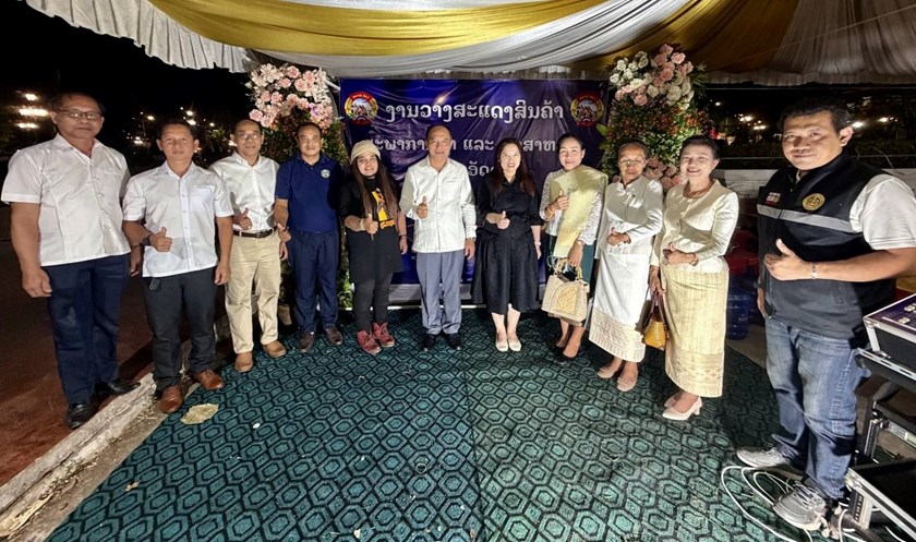 ວາງສະແດງສິນຄ້າທ້ອງຖິ່ນ ໃນງານບຸນນະມັດສະການຫໍຫຼັກເມືອງ