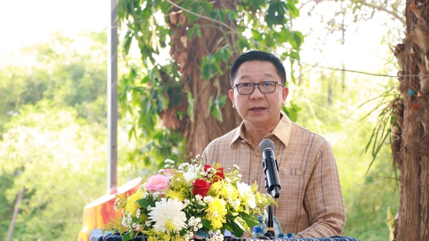 ປະທານ ADB ຢ້ຽມຢາມກຸ່ມຜະລິດພືດຜັກເປັນສິນຄ້າ ທີ່ດອນຊິງຊູ້