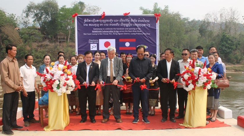 ເປີດການນຳໃຊ້ຂົວນ້ຳລົ້ນ ຂ້າມນ້ຳຄານ ລະຫວ່າງບ້ານສວນຫຼວງ ຫາ ບ້ານຫ້ວຍເຢັນ