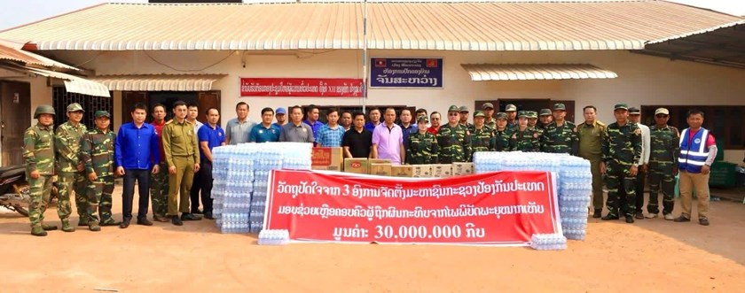 3 ອົງການຈັດຕັ້ງ ກະຊວງ ປທ ມອບເຄື່ອງຊ່ວຍເຫຼືອບ້ານທີ່ໄດ້ຮັບຜົນກະທົບຈາກພາຍຸໝາກເຫັບ