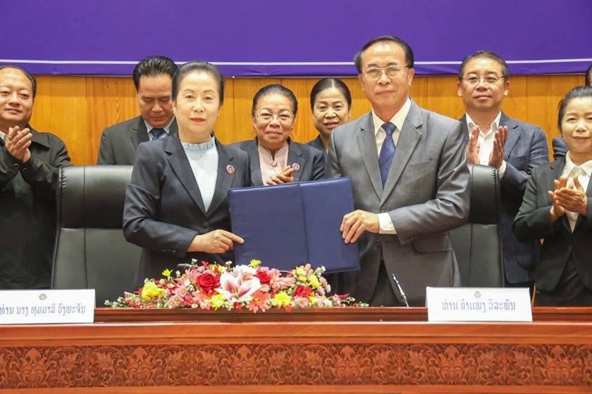 ມອບ-ຮັບໜ້າທີ່ປະທານກຳມາທິການກົດໝາຍ ແລະ ຍຸຕິທໍາ