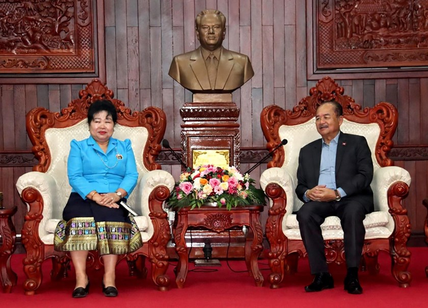 ປະທານ ສນຊ ຕ້ອນຮັບການເຂົ້າຢ້ຽມຂໍ່ານັບຂອງປະທານ ສສຍລ