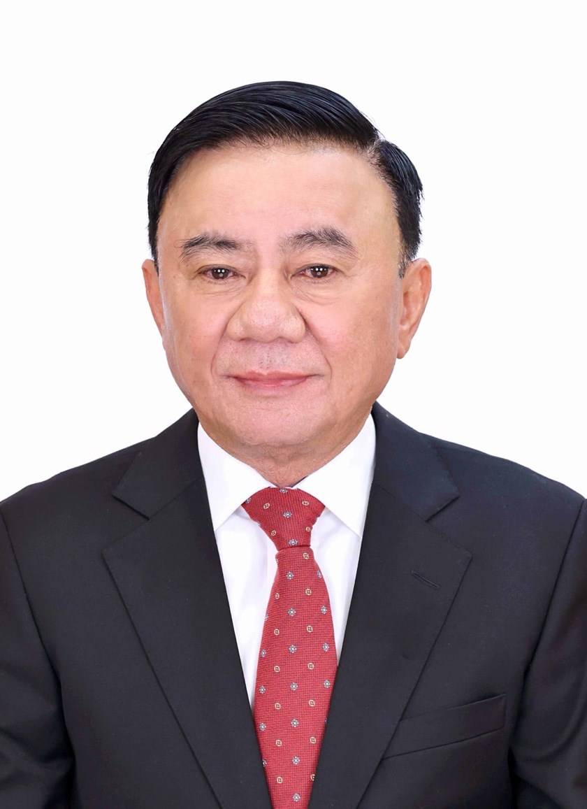 ຊີວະປະຫວັດຫຍໍ້