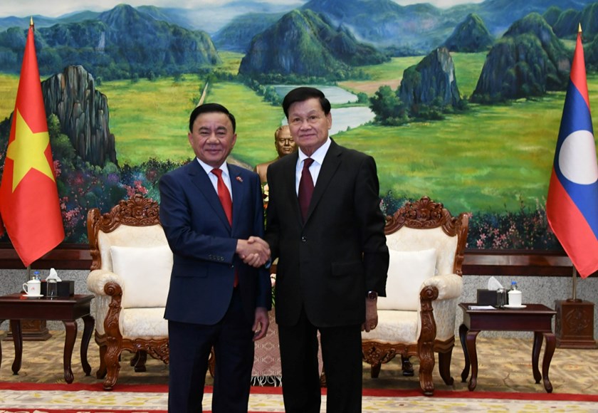 ສະຫາຍ ທອງລຸນ ສີສຸລິດ ຕ້ອນຮັບການເຂົ້າຢ້ຽມຂໍ່ານັບຂອງສະຫາຍ ເຈິ່ນເກີມຕູ