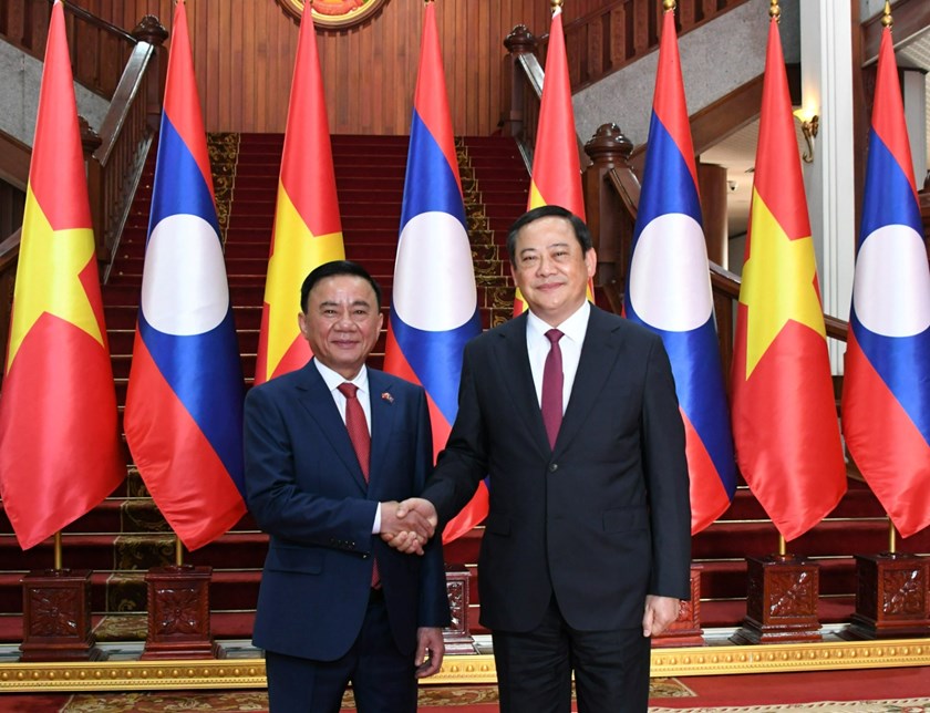 ນາຍົກລັດຖະມົນຕີ ພົບປະ ຜູ້ປະຈໍາການ ຄະນະເລຂາທິການສູນກາງພັກກອມມູນິດຫວຽດນາມ