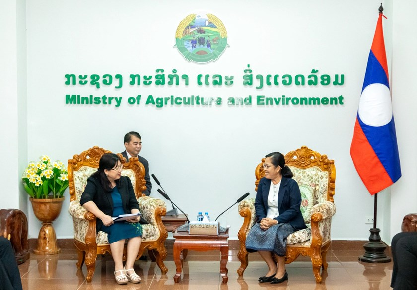 ທ່ານຮອງລັດຖະມົນຕີ ກະຊວງກະສິກຳ ແລະ ສິ່ງແວດລ້ອມ ຕ້ອນຮັບ ຄະນະຜູ້ແທນ ກະຊວງກະສິກຳ ແລະ ສິ່ງແວດລ້ອມ ສສ ຫວຽດນາມ