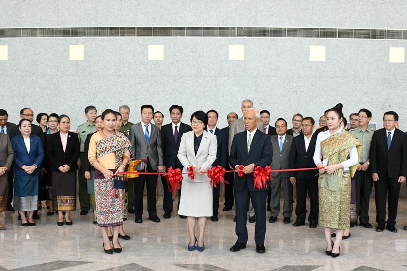 ວາງສະແດງຮູບພາບ ແລະ ປາຖະກະຖາ ວັນສ້າງຕັ້ງສາຍພົວພັນການທູດ ລາວ-ຈີນ