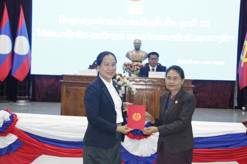 ຄອສພ ປິດຊຸດອົບຮົມທິດສະດີການເມືອງຂັ້ນຕົ້ນ ຊຸດ III