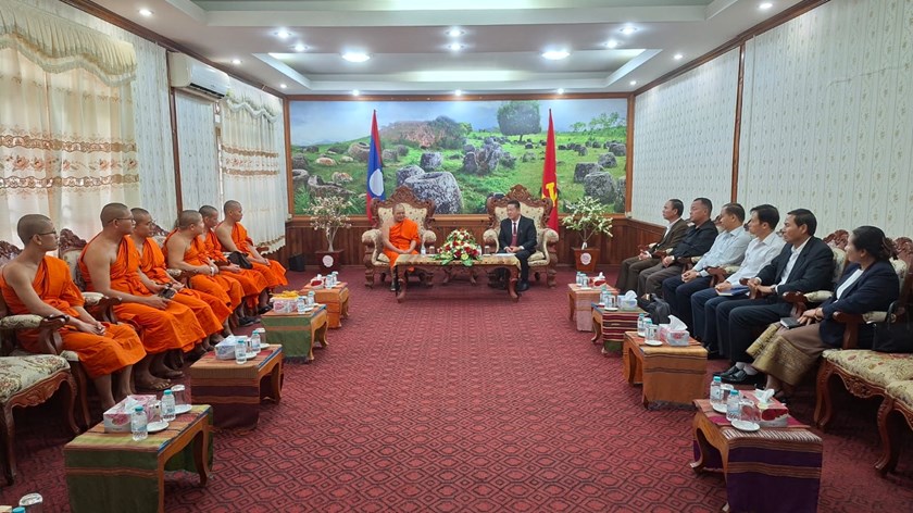 ຮອງປະທານສູນກາງ ອພສ ພົບປະການນຳແຂວງຊຽງຂວາງ