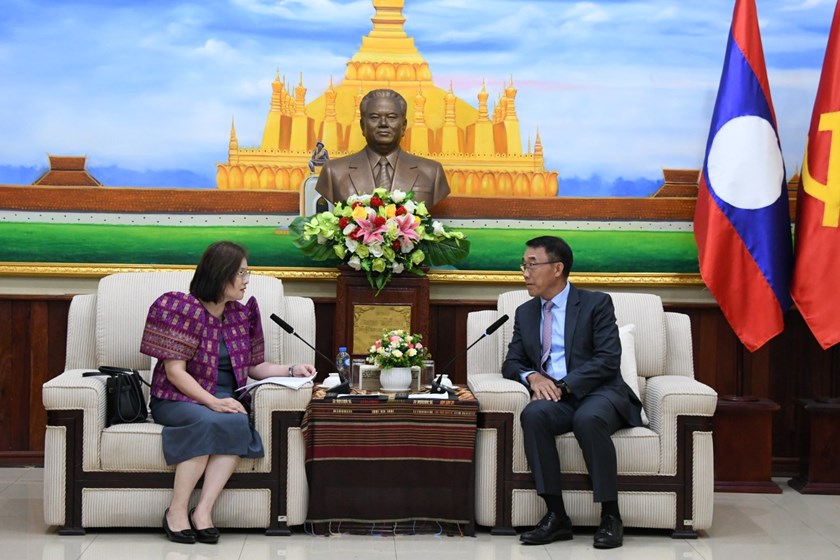 ຫົວໜ້າ​ ຄຕພ ຕ້ອນຮັບ​ ເອກ​ອັກຄະ​ລັດຖະທູດຟີລິບປິນ ປະຈຳ ສປປ ລາວ