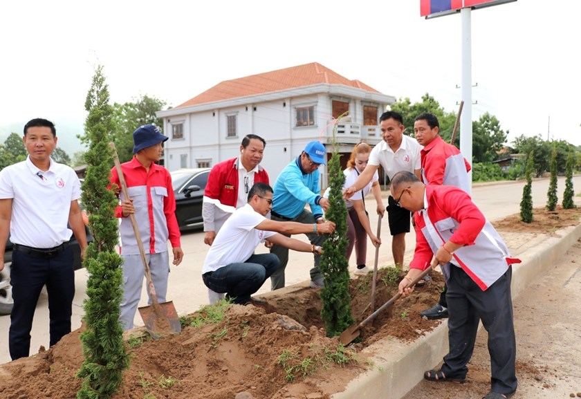 ລະມາມ ເປີດຂະບວນການປູກຕົ້ນໄມ້ ເນື່ອງໃນວັນປູກຕົ້ນໄມ້ແຫ່ງຊາດ