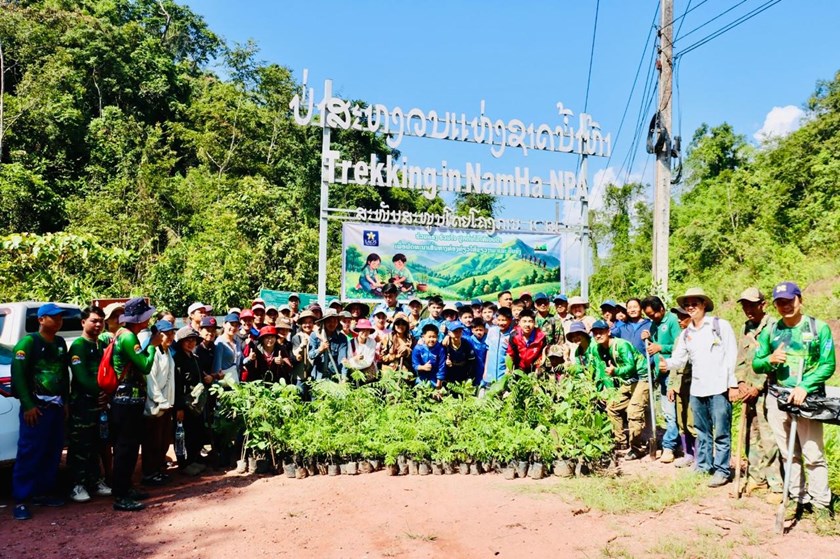 ພັນໄມ້ທີ່ມີຄຸນຄ່າຫຼາຍກວ່າ 400 ຕົ້ນ ຖືກນໍາມາປູກຕາມເສັ້ນທາງທ່ອງທ່ຽວຍ່າງປ່າ ໃນປ່າສະຫງວນແຫ່ງຊາດນໍ້າຫ້າ