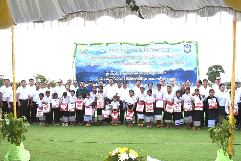 ຈໍາປາສັກ​ -​ ເຊກອງ ​ຮ່ວມ​ປູກ​ຕົ້ນ​ໄມ້ ສ້າງເຂດແດນໃ​ຫ້ເປັນເອກະລັກສະເພາະ