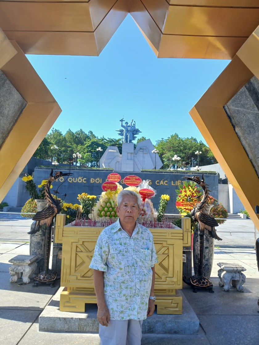 ສິລະປິນແຫ່ງຊາດລາວ ພ້ອມດ້ວຍຄະນະ ຢ້ຽມຊົມສະຖານທີ່ຮ່ອງຮອຍບັ້ນຮົບເກົ່າ