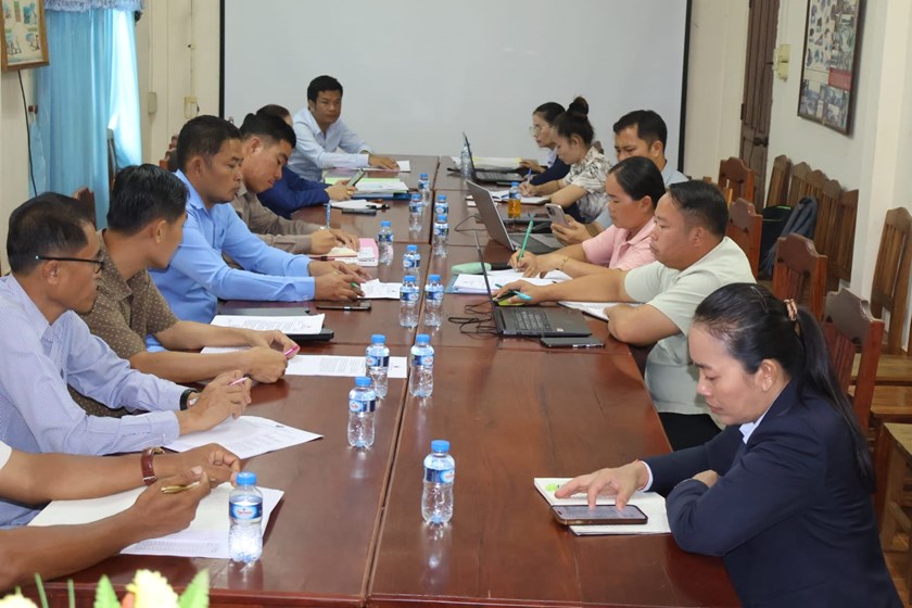 ພະແນກ ກ​ສ ແຂວງຈຳປາສັກ ກວດກາ-ປະເມີນ​ຄືນ​ວຽກ​ງານທີ່ດິນ ຢູ່​ເມືອງ​ປະ​ທຸມ​ພອນ