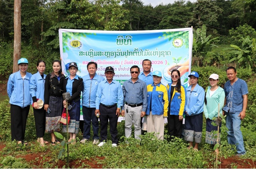 ລັດວິສາຫະກິດນໍ້າປະປາແຂວງເຊກອງ ປູກໄມ້ຢູ່ເຂດປ່າຍອດນໍ້າ