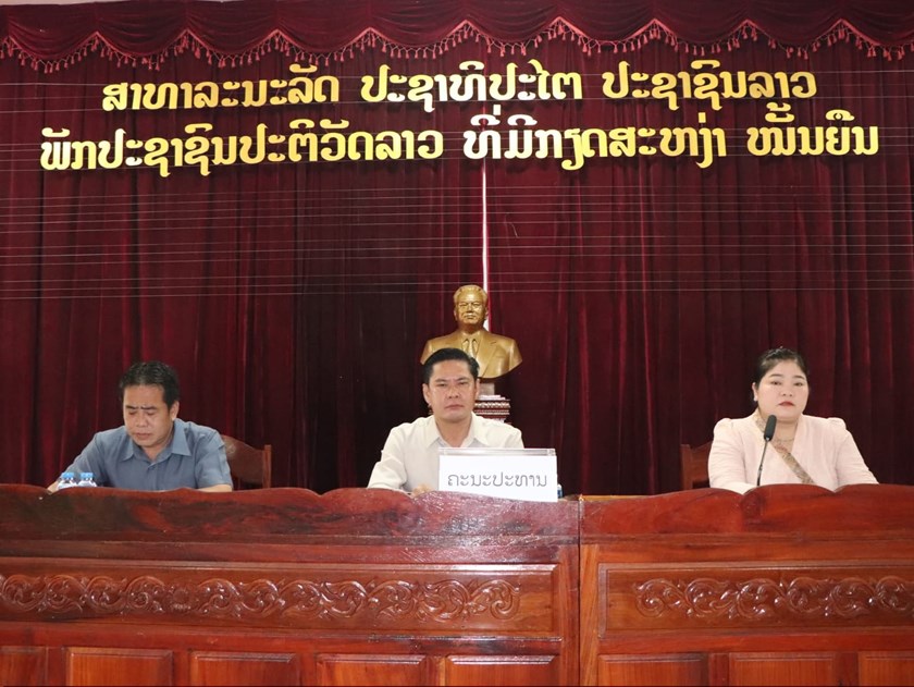 ຄູປະຖົມທົ່ວເມືອງວຽງຄໍາ ໄດ້ຮັບການຍົກລະດັບການນໍາໃຊ້ອຸປະກອນຊ່ວຍເຫຼືອຄູ