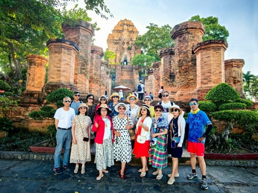 6 ເດືອນຕົ້ນປີ ຫວຽດນາມ ມີລາຍຮັບຈາກແຂກທ່ອງທ່ຽວ 9 ຕື້ໂດລາ