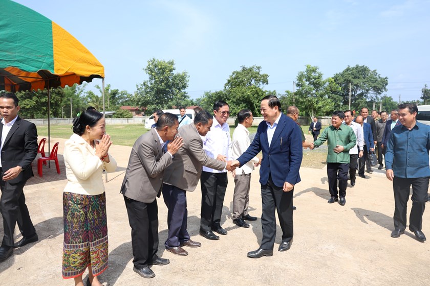 ນາຍົກລັດຖະມົນຕີຢ້ຽມຢາມ ແລະ ຊີ້ນຳວຽກງານ ຢູ່ເມືອງມະຫາໄຊ