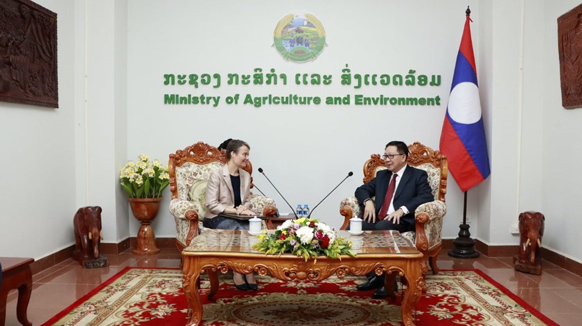 ລມຕ ກະຊວງກະສິກໍາ ແລະ ສິ່ງແວດລ້ອມ ຕ້ອນຮັບທູດສະຫະຣາຊະອານາຈັກອັງກິດ ເຂົ້າຢ້ຽມອໍາລາ