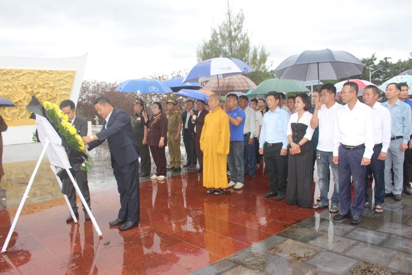 ຊາວຫວຽດນາມຢູ່ແຂວງຊຽງຂວາງ ລະນຶກວັນເສຍອົງຄະ ນັກຮົບຫວຽດນາມ