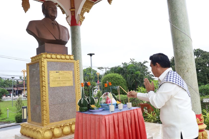 ຄໍາມ່ວນ ຈັດພິທີທາງສາສະໜາ ກ່ອນເລີ່ມກໍ່ສ້າງ ແລະ ບູລະນະສວນອະນຸສາວະລີ ປະທານ ໄກສອນ ພົມວິຫານ