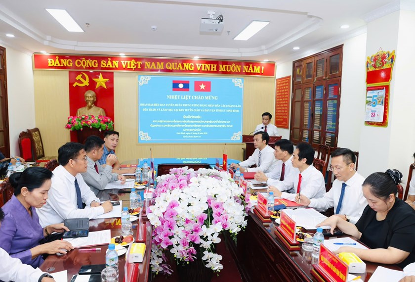 ຄະນະ ຄອສພ ລາວ ພົບປະກັບ ຄະນະໂຄສະນາສຶກສາ ແລະ ຂົນຂວາຍປະຊາຊົນ ແຂວງນິງບິງ