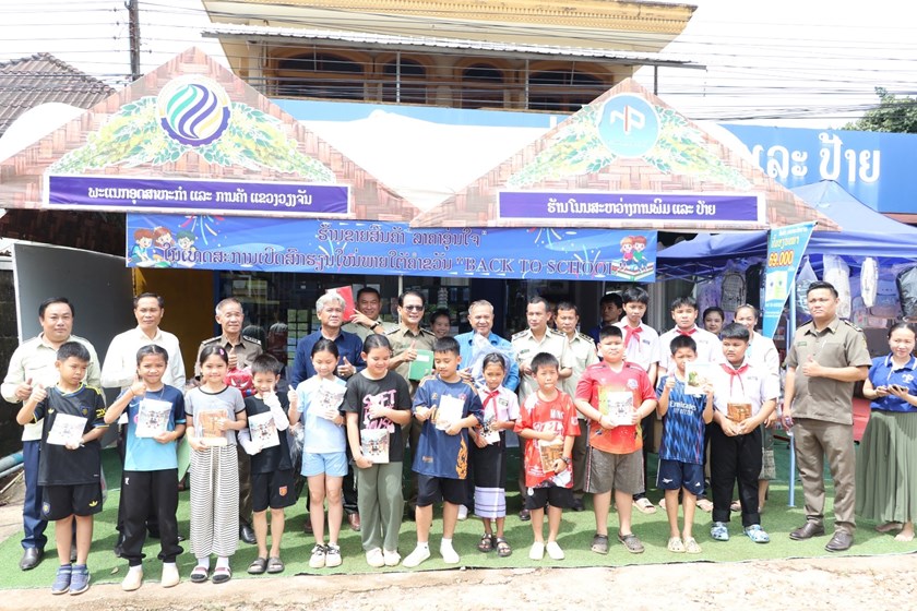 ແຂວງວຽງ​ຈັນ ເປີດ​ໂຄງ​ການ​ລາ​ຄາ​ອຸ່ນ​ໃຈ ຮອງ​ຮັບ​ການ​ເປີດ​ສົກ​ຮຽນ​ໃໝ່