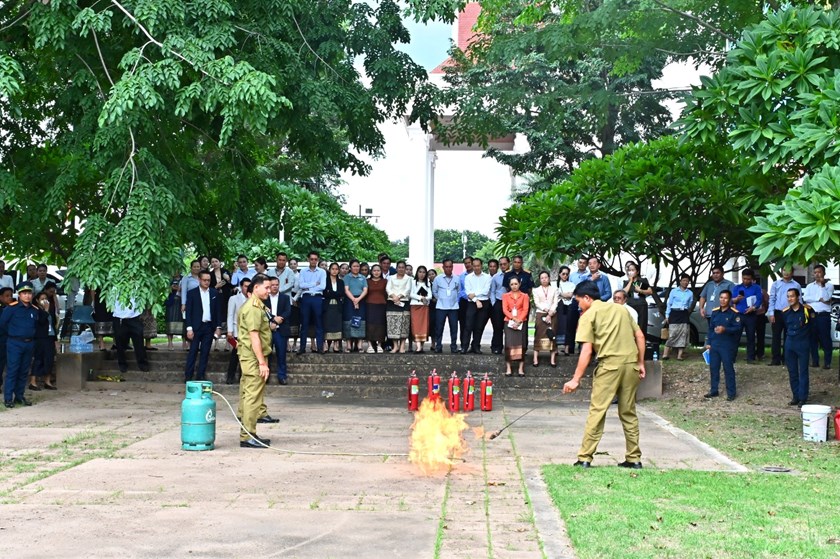 ຫສນຍ ຝຶກອົບຮົມວຽກງານການສະກັດກັ້ນ ແລະ ຕ້ານອັກຄີໄພ