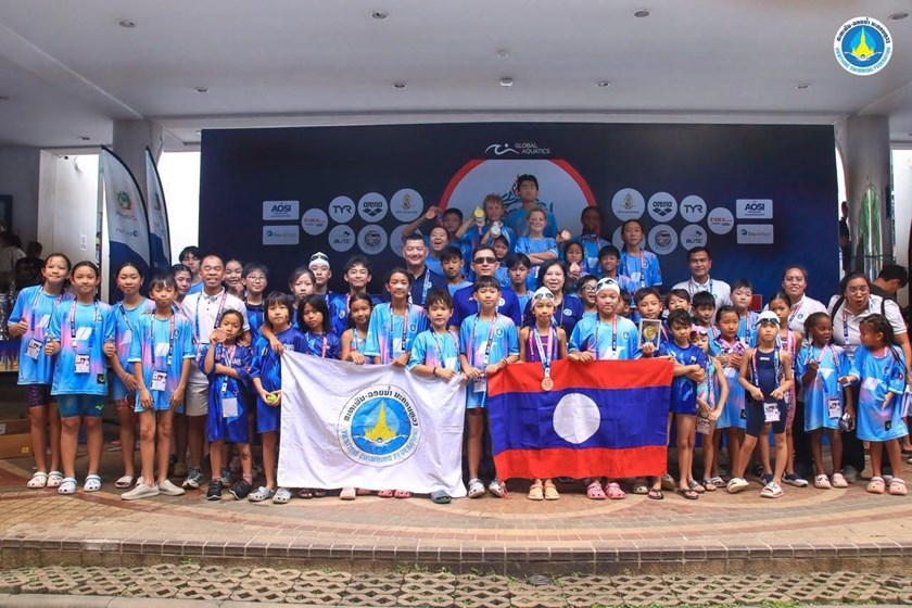 ນັກກິລາລອຍນໍ້າ ນວ ສ້າງຜົນງານໂດດເດັ່ນ ຍາດໄດ້ 10ຫຼຽນຄຳຊີງແຊັມນາໆຊາດ