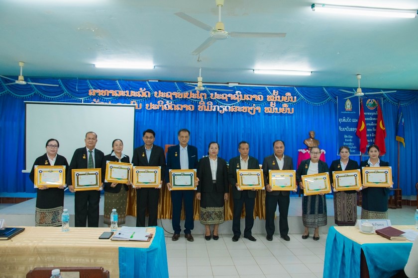 ພະແນກສຶກສາທິການ ແລະ ກິລາແຂວງຄຳມ່ວນ ສະຫຼຸບຜົນຂະບວນການແຂ່ງຂັນ-ຍ້ອງຍໍ ປີ 2025