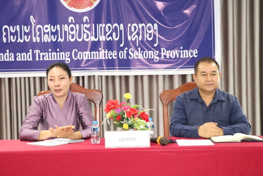 ຮອງຫົວໜ້າກົມໂຄສະນາຄອ​ສ​ພ ເຮັດວຽກກັບໂຄສະນາແຂວງເຊກອງ