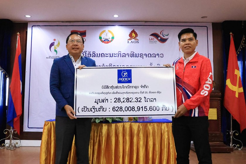 ຮອງລັດຖະມົນຕີ ສສກ ໂອ້ລົມ ຄະນະນັກກິລາທີມຊາດລາວ ເອົາໃຈໃສ່ຄວາມສາມັກຄີມີວິໄນ ຍາດເອົາໄຊຊະນະມາສູ່ປະເທດຊາດ