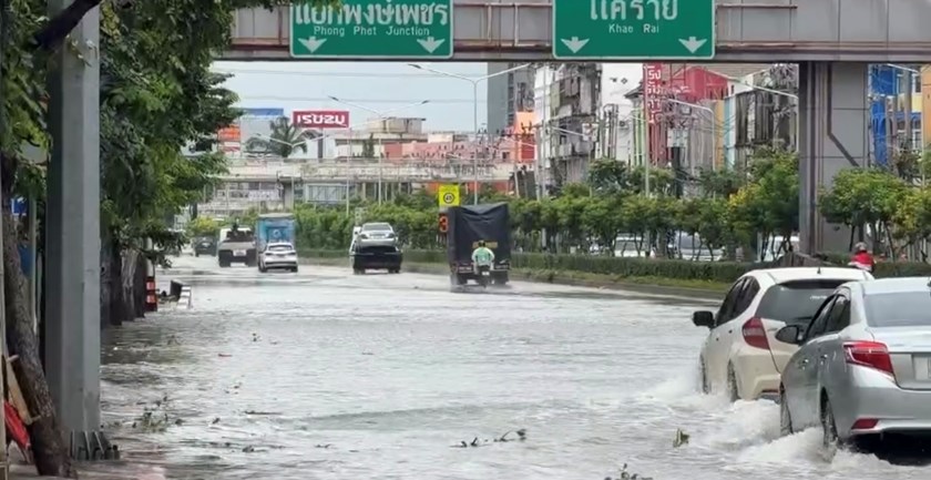 ໄພ​ນ້ຳ​ຖ້ວມ​ຢູ່​ໄທ​ເຮັດ​ໃຫ້​ມີ​ຜູ້​ເສຍ​ຊີ​ວິດ 24 ຄົນ