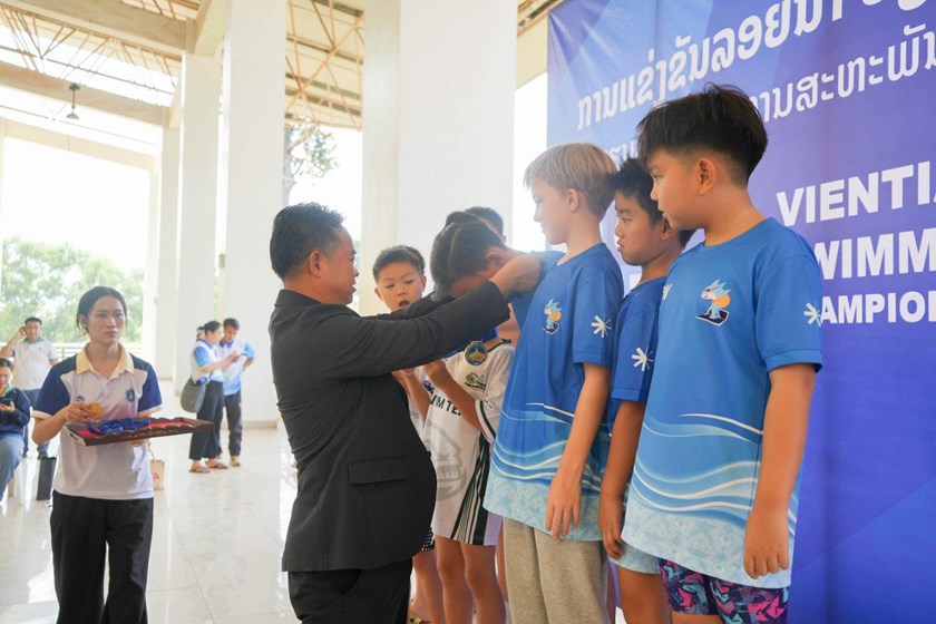 ນັກລອຍນໍ້າອ່າງຄໍາ ຍາດໄດ້ 66 ຫຼຽນຄຳ ຄອງແຊັມແຂ່ງຂັນລອຍນ້ຳວຽງຈັນແຊັມປ້ຽນຊິບ 2026