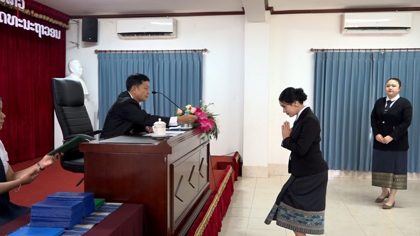 ສະຖາບັນວິຈິດສິນແຫ່ງຊາດ ມອບໃບປະກາສະນີຍະບັດໃຫ້ຜູ້ສຳເລັດການສຶກສາ