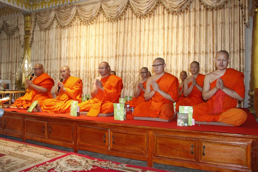 ການນໍາ ນວ ຮ່ວມໃສ່ບາດໃນງານບຸນອອກພັນສາປະວໍລະນາ ທີ່ວັດອົງຕື້ວໍຣະມະຫາວິຫານ